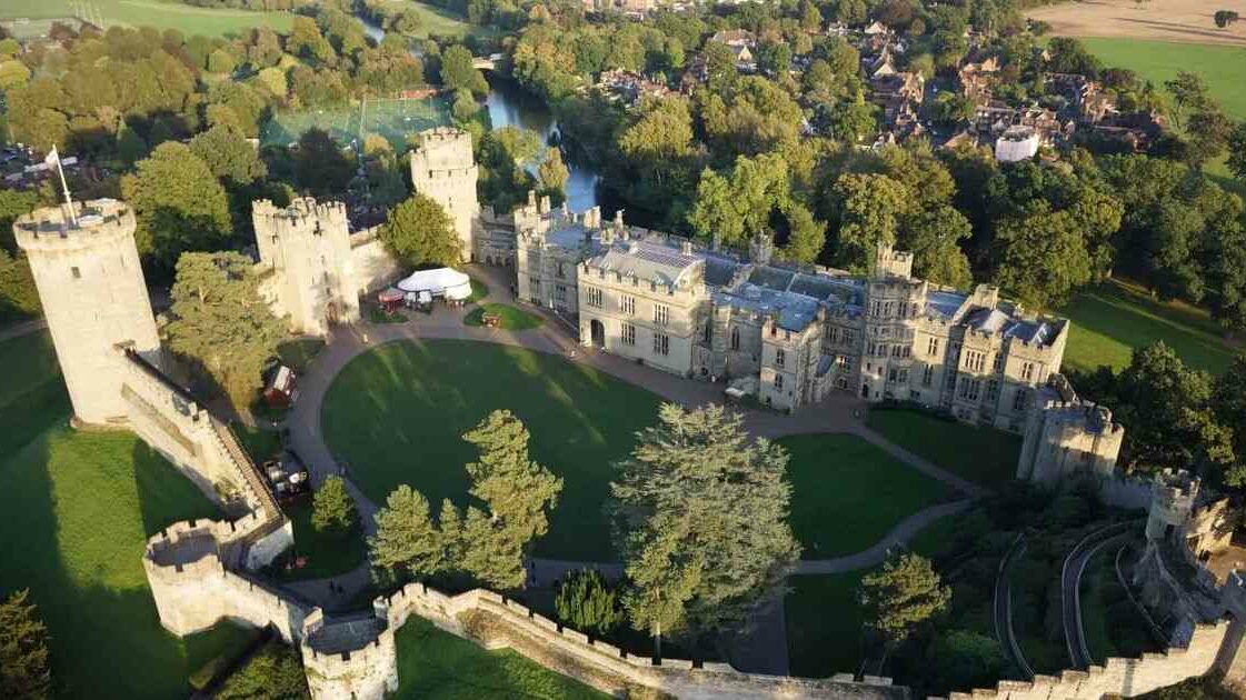location of Warwick Castle 