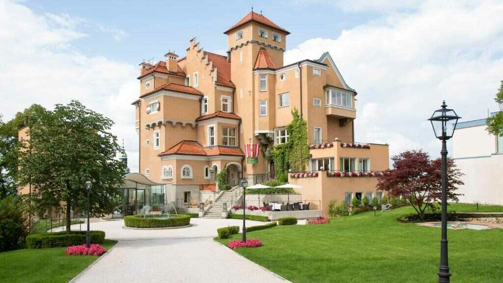 the best castle hotel in austria in 2024